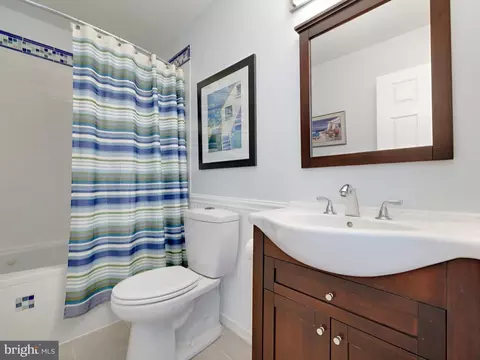 Bath - 110 Lancaster Ct, Annapolis, MD 21401 photo 2 of 8