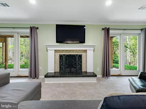 Living - 110 Lancaster Ct, Annapolis, MD 21401 photo 4 of 5