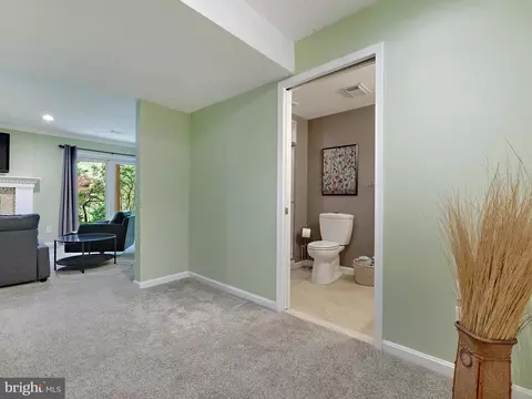 Entry Way - 110 Lancaster Ct, Annapolis, MD 21401 photo 4 of 4