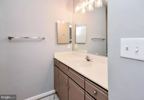 Bath - 3517 Piney Woods Pl #E204, Laurel, MD 20724 photo 1 of 8