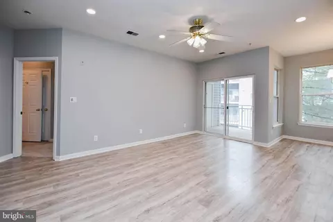 Living - 3517 Piney Woods Pl #E204, Laurel, MD 20724 photo 5 of 5