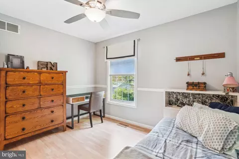 Bedroom - 1043 Skyview Dr, Annapolis, MD 21409 photo 5 of 13