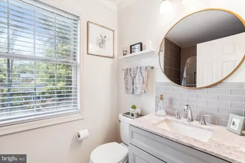 Bath - 1043 Skyview Dr, Annapolis, MD 21409 photo 5 of 6