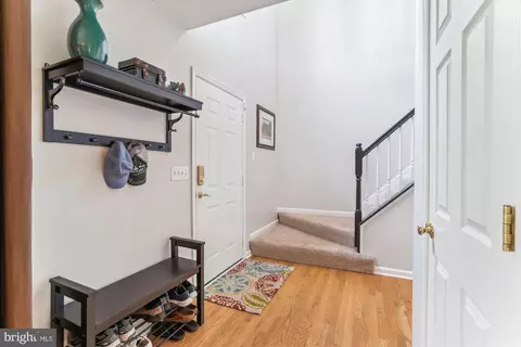 Entry Way - 1043 Skyview Dr, Annapolis, MD 21409 photo 6 of 8