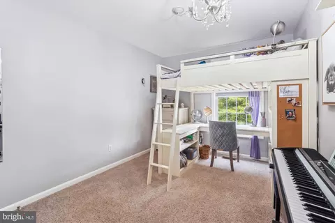 Bedroom - 1043 Skyview Dr, Annapolis, MD 21409 photo 7 of 13
