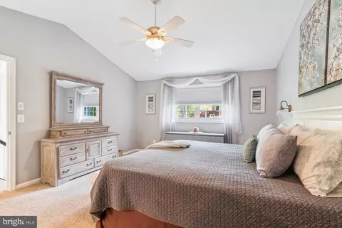 Bedroom - 1043 Skyview Dr, Annapolis, MD 21409 photo 2 of 13