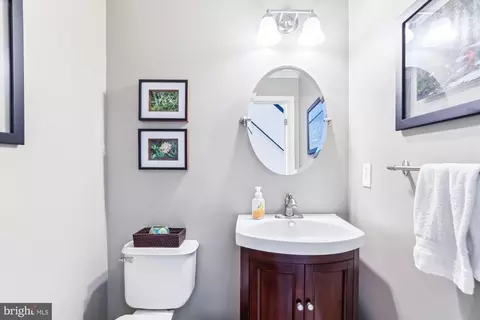 Bath - 1043 Skyview Dr, Annapolis, MD 21409 photo 1 of 6