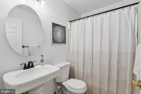 Bath - 917 12th St, Pasadena, MD 21122 photo 3 of 3