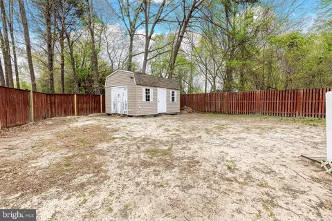 Exterior - 7871 Dero Dr, Pasadena, MD 21122 photo 3 of 4