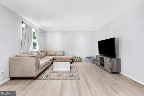 Living - 7747 Notley Rd, Pasadena, MD 21122 photo 1 of 1