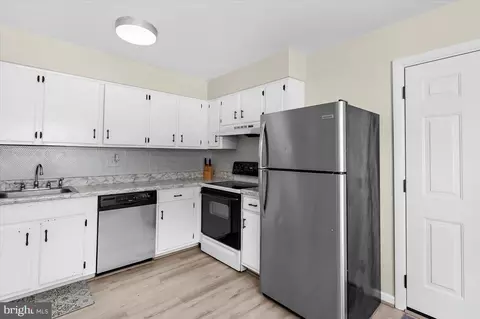 Kitchen - 7747 Notley Rd, Pasadena, MD 21122 photo 1 of 5