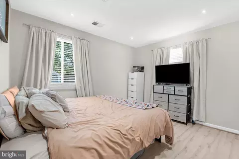 Bedroom - 7747 Notley Rd, Pasadena, MD 21122 photo 6 of 8