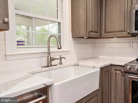8065 Midvale Ave, Pasadena, MD 21122 photo 11