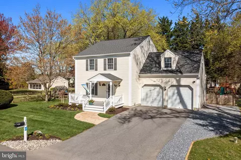 734 Dogwood Ln, Annapolis, MD 21409