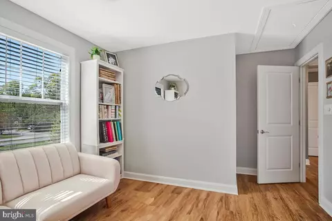 Entry Way - 1995 Fairfax Rd, Annapolis, MD 21401 photo 5 of 7