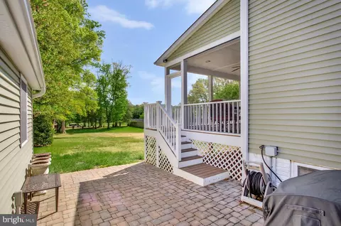 Exterior - 1995 Fairfax Rd, Annapolis, MD 21401 photo 10 of 12