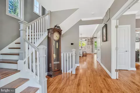 Entry Way - 1995 Fairfax Rd, Annapolis, MD 21401 photo 1 of 7