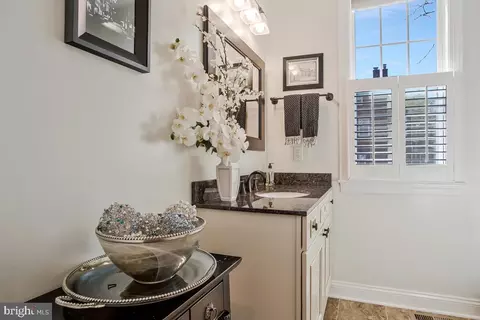Bath - 1995 Fairfax Rd, Annapolis, MD 21401 photo 1 of 7