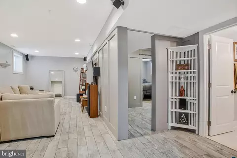 Entry Way - 1995 Fairfax Rd, Annapolis, MD 21401 photo 6 of 7
