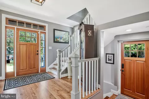 Entry Way - 1995 Fairfax Rd, Annapolis, MD 21401 photo 2 of 7