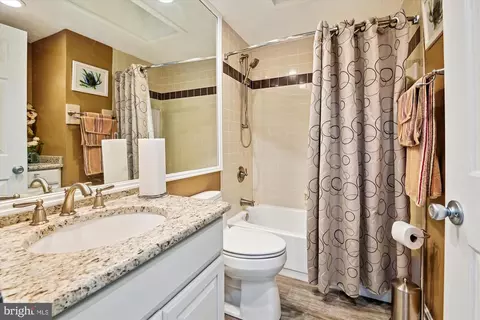 Bath - 438 Haven Holme Ct, Arnold, MD 21012 photo 1 of 4