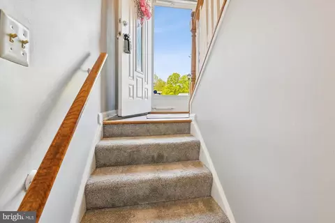 Entry Way - 438 Haven Holme Ct, Arnold, MD 21012 photo 8 of 9