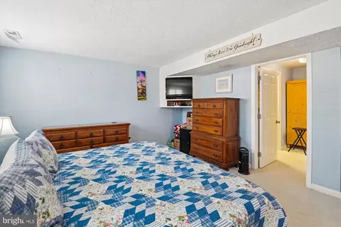 Bedroom - 438 Haven Holme Ct, Arnold, MD 21012 photo 8 of 9