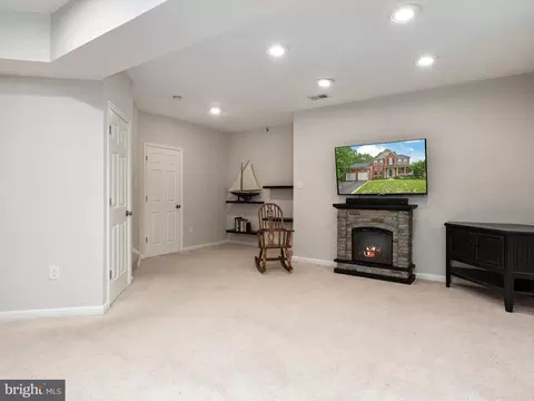321 Early Pride Ct, Pasadena, MD 21122 photo 37