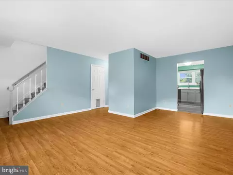 1212 Holmespun Dr, Pasadena, MD 21122 photo 5