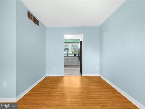 1212 Holmespun Dr, Pasadena, MD 21122 photo 6
