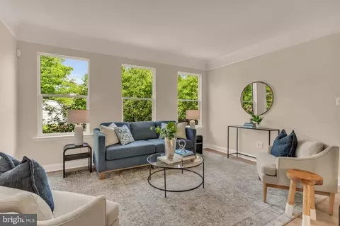 Living - 227 West St, Annapolis, MD 21401 photo 1 of 3
