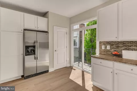 Entry Way - 227 West St, Annapolis, MD 21401 photo 2 of 3