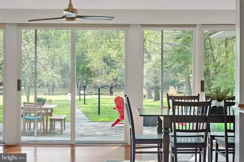 Dining - 3916 W Shore Dr, Edgewater, MD 21037 photo 2 of 3