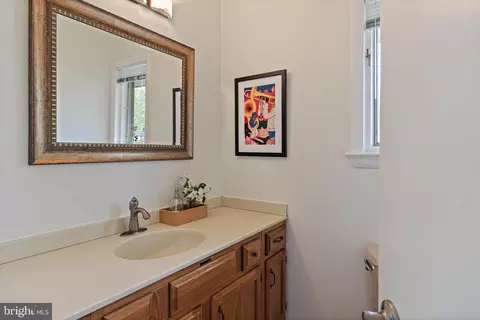 Bath - 3916 W Shore Dr, Edgewater, MD 21037 photo 1 of 3