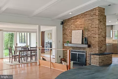 Dining - 3916 W Shore Dr, Edgewater, MD 21037 photo 1 of 3