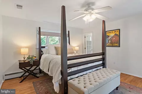 Bedroom - 3916 W Shore Dr, Edgewater, MD 21037 photo 1 of 3