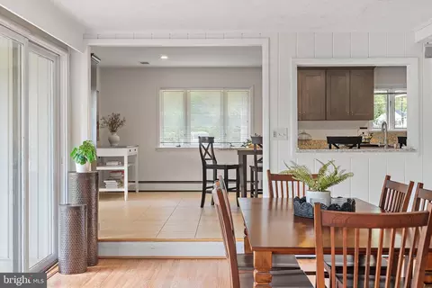 Dining - 3916 W Shore Dr, Edgewater, MD 21037 photo 3 of 3