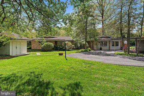 Exterior - 3916 W Shore Dr, Edgewater, MD 21037 photo 4 of 5