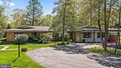 Exterior - 3916 W Shore Dr, Edgewater, MD 21037 photo 5 of 5
