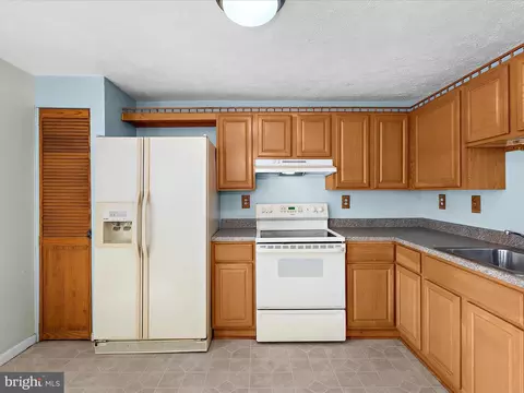 3621 Chadwick Ct, Pasadena, MD 21122 photo 12