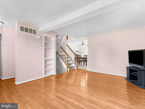 3621 Chadwick Ct, Pasadena, MD 21122 photo 2