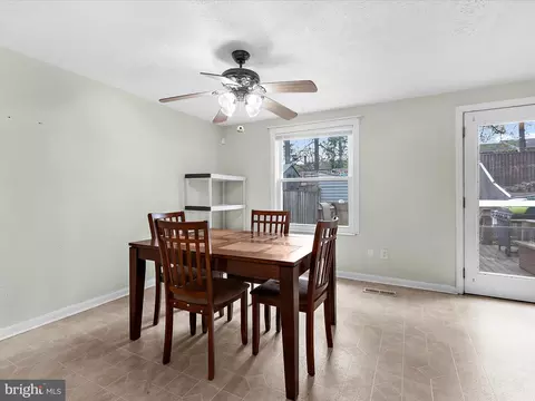 3621 Chadwick Ct, Pasadena, MD 21122 photo 7