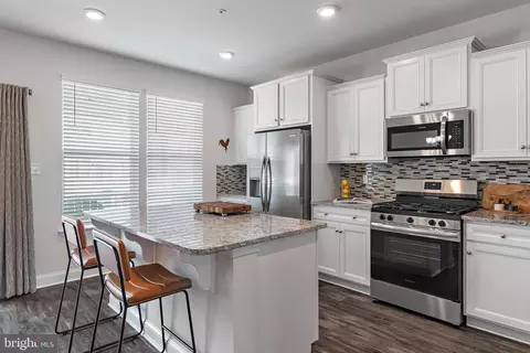Kitchen - 321 Bright Light Ct, Edgewater, MD 21037 photo 2 of 4