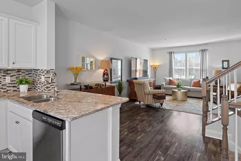 Entry Way - 321 Bright Light Ct, Edgewater, MD 21037 photo 2 of 12