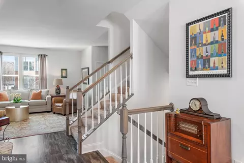 Entry Way - 321 Bright Light Ct, Edgewater, MD 21037 photo 7 of 12