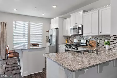 Kitchen - 321 Bright Light Ct, Edgewater, MD 21037 photo 3 of 4