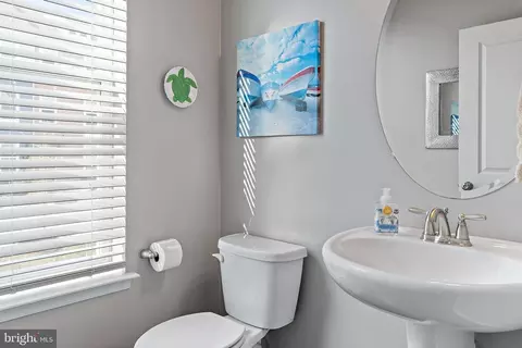 Entry Way - 321 Bright Light Ct, Edgewater, MD 21037 photo 6 of 12