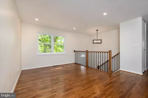 Living - 718 215th St, Pasadena, MD 21122 photo 3 of 6