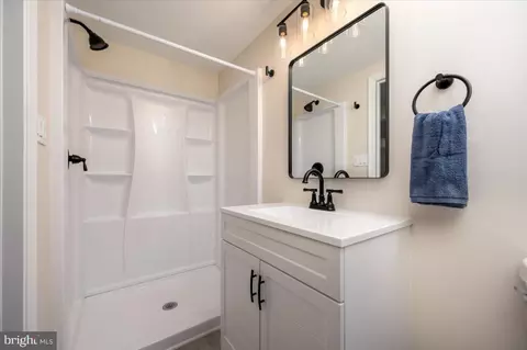 Bath - 718 215th St, Pasadena, MD 21122 photo 2 of 2