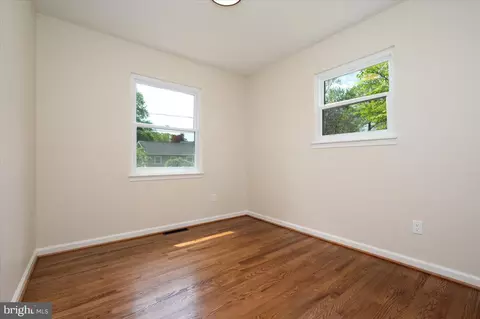 Bedroom - 718 215th St, Pasadena, MD 21122 photo 5 of 6